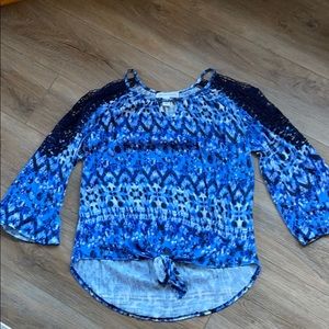 New York Laundry Bell sleeve top
